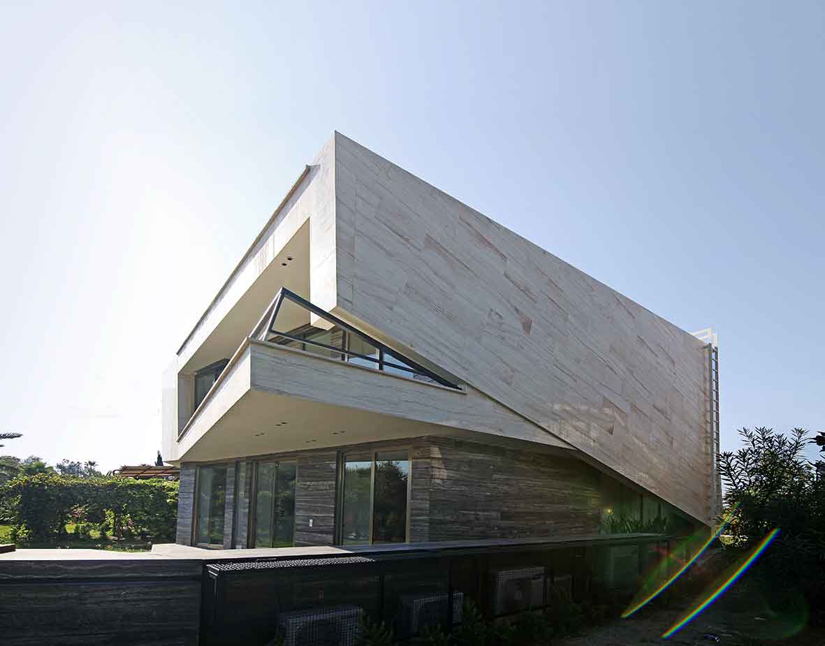A Surfer`s Villa