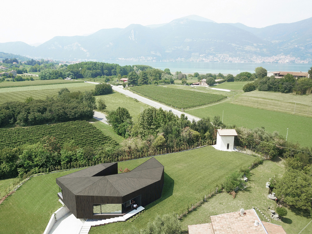 Claw Villa