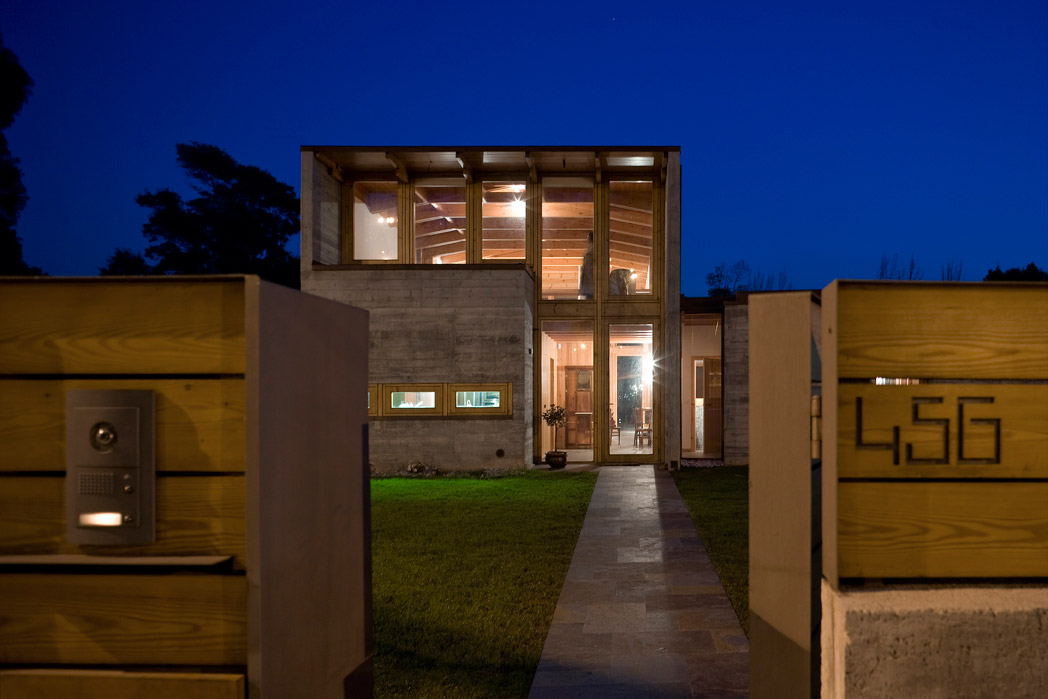 HOUSE IN MADALENA
