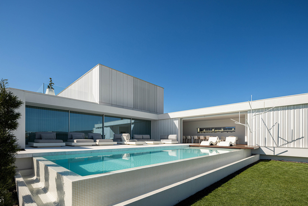 RiscoWhite Villa