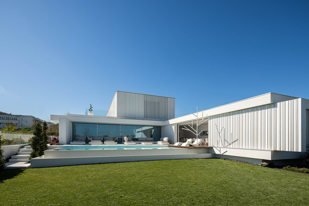 RiscoWhite Villa
