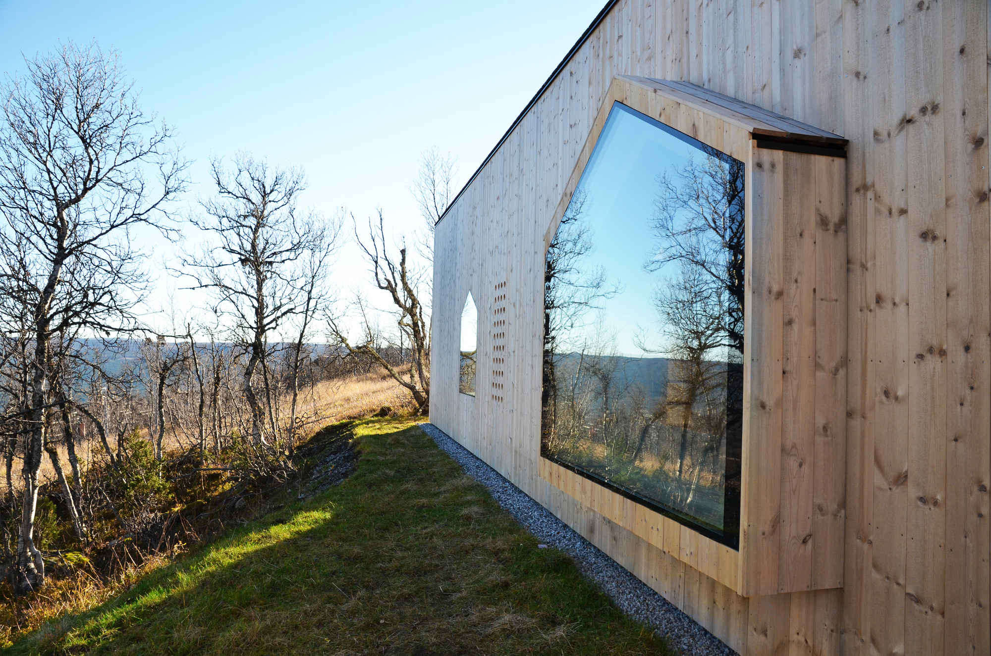 split view mountain lodge