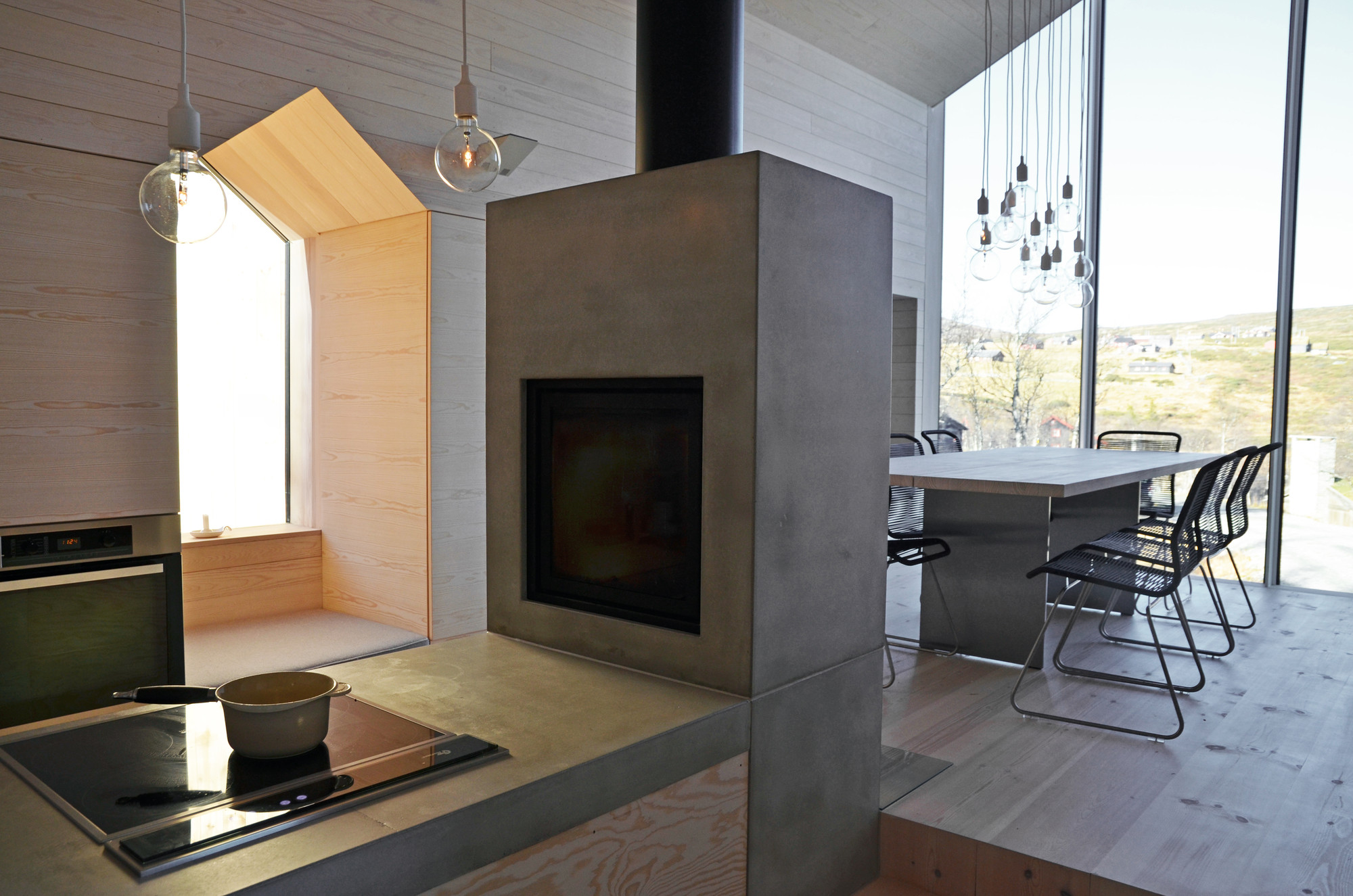 split view mountain lodge