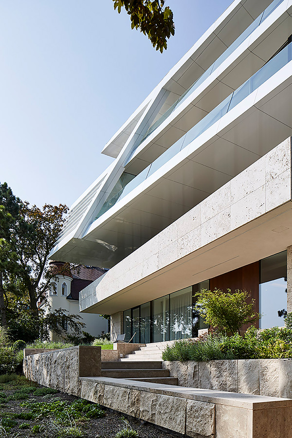 Villa B