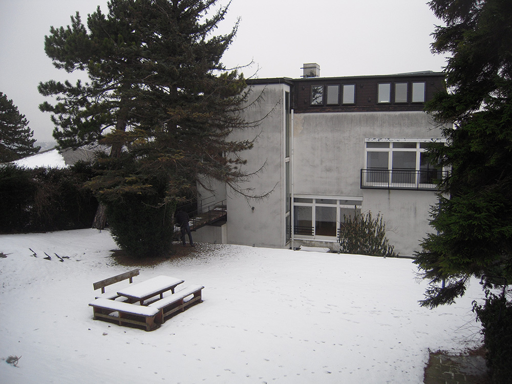 Villa B
