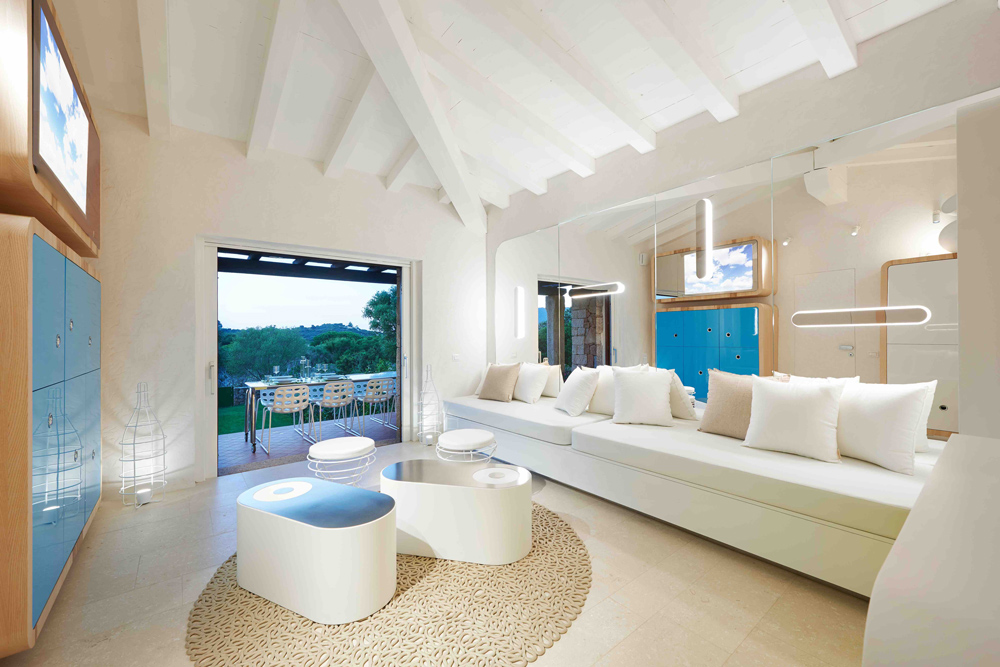 Villa Boat