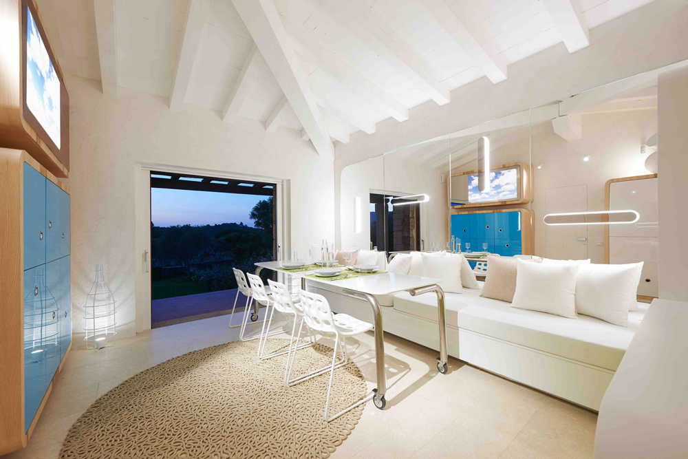 Villa Boat