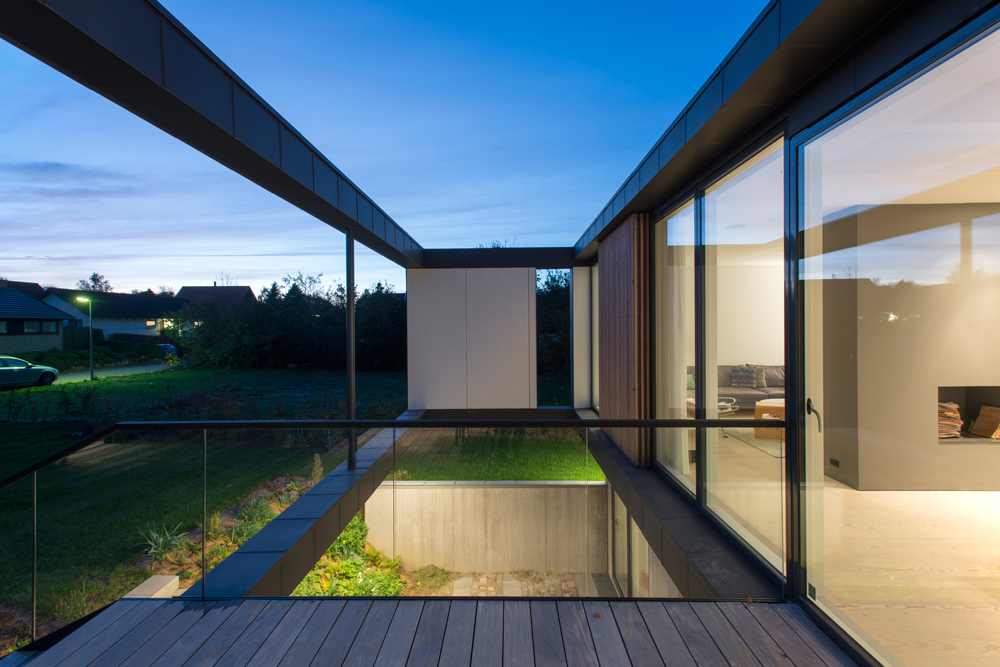 Villa R