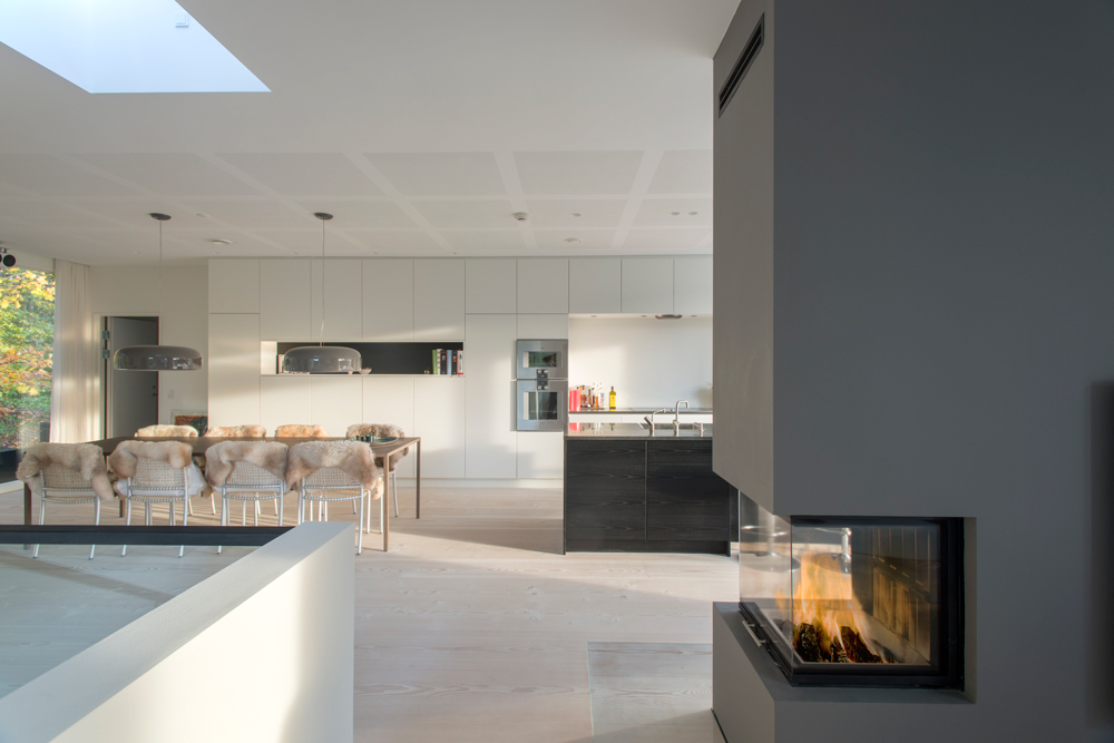 Villa R