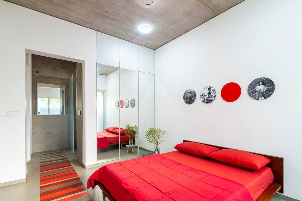 Villa That Rains Light