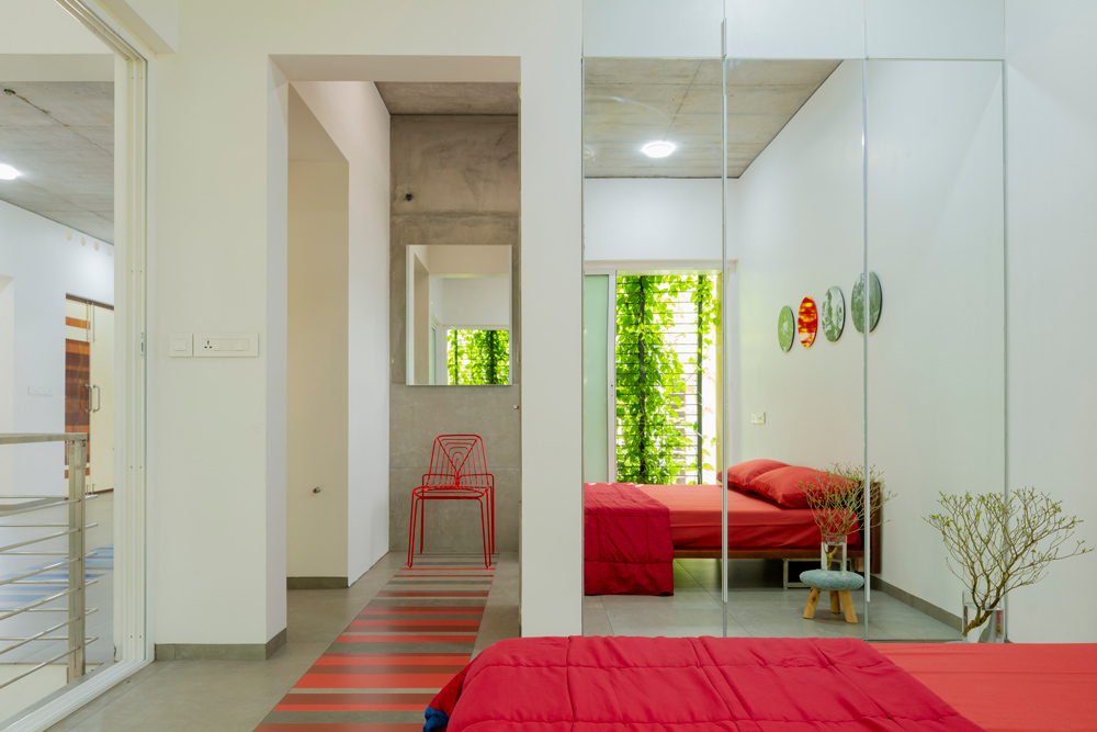 Villa That Rains Light