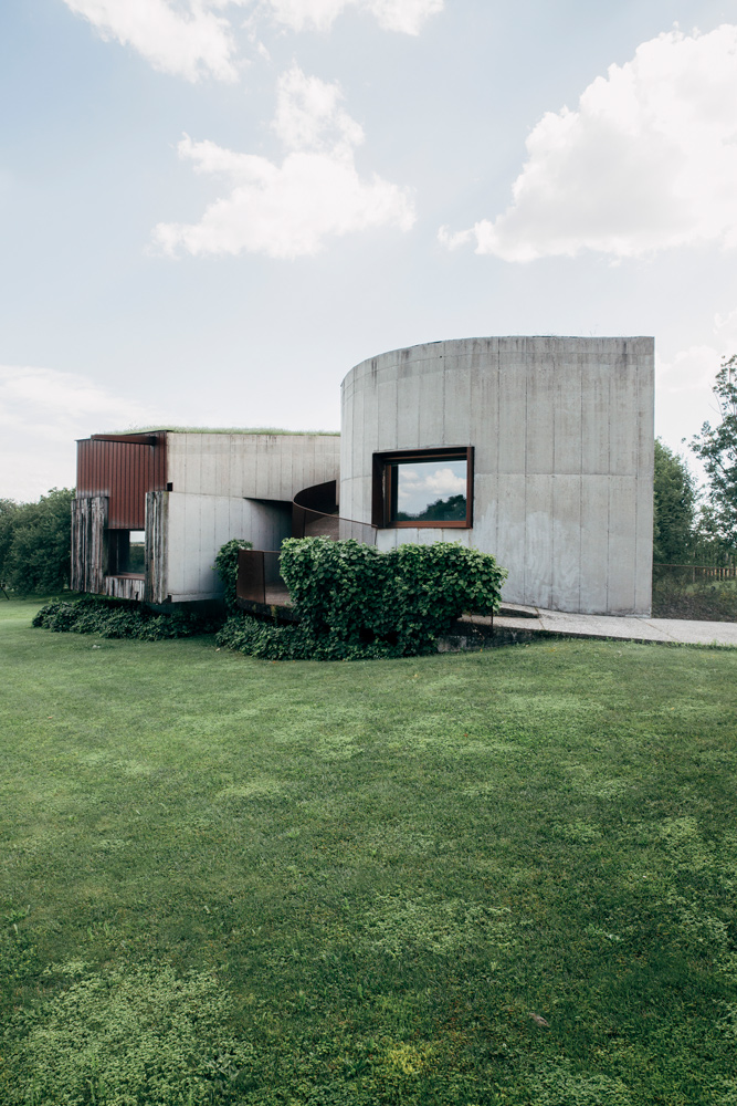 Yuppie Ranch Villa