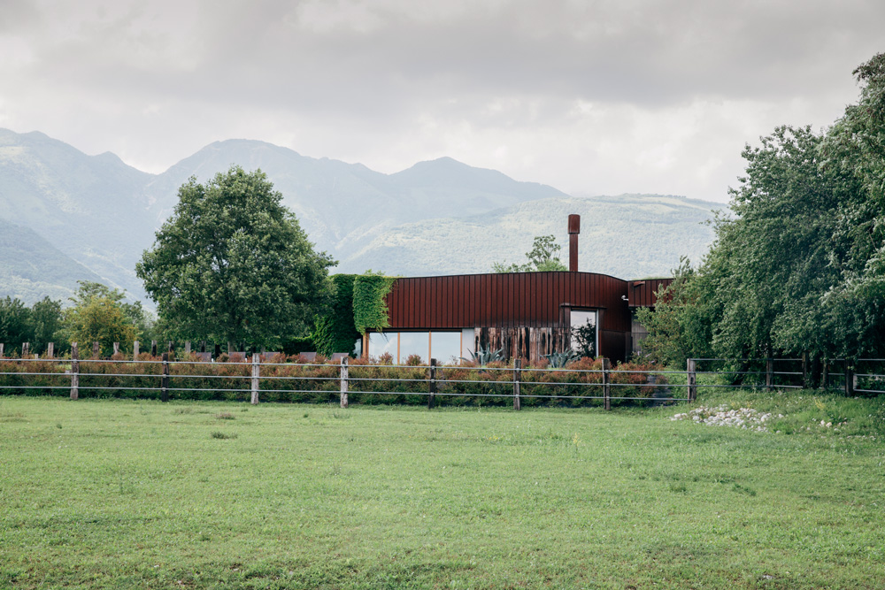 Yuppie Ranch Villa